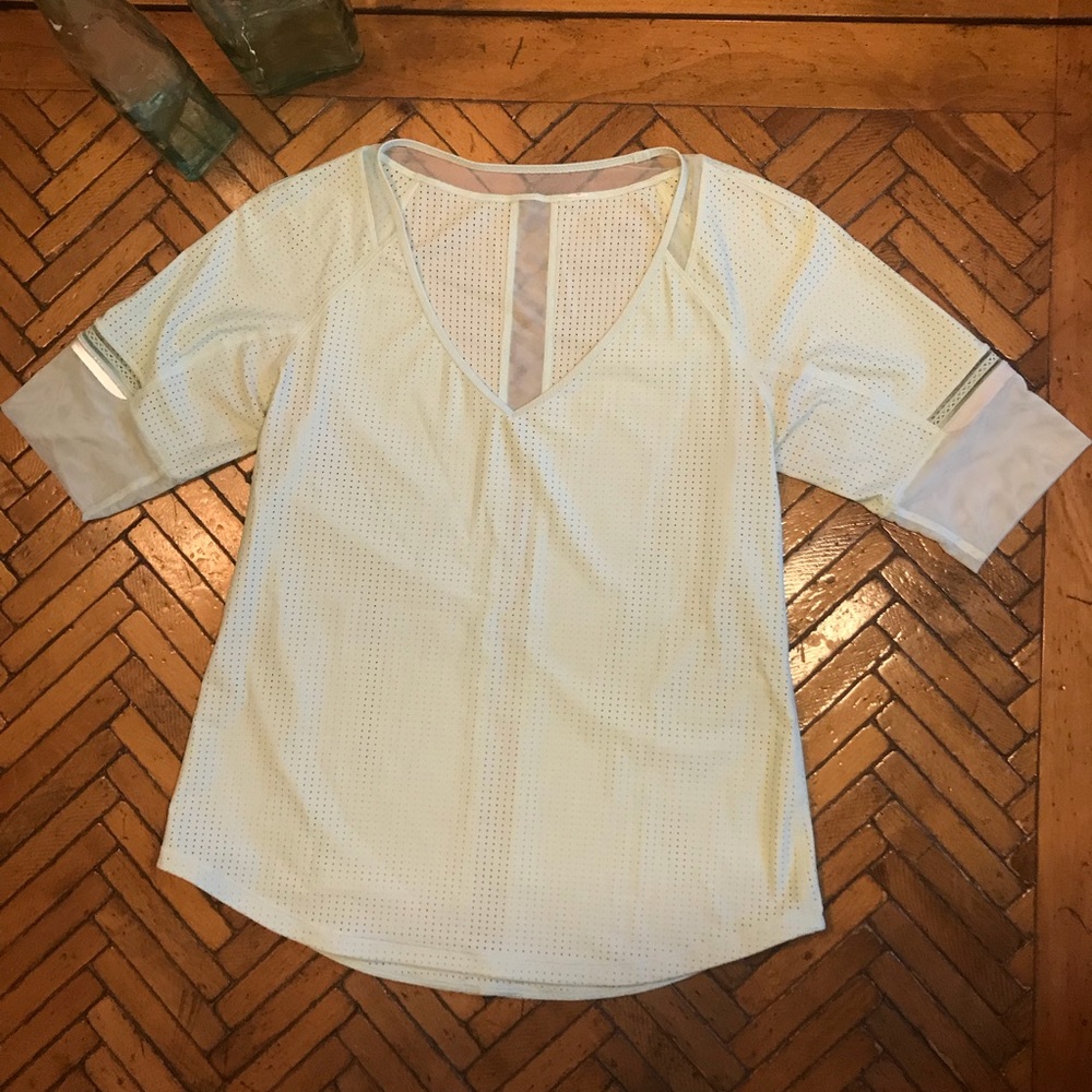 Lululemon v-neck mesh jersey